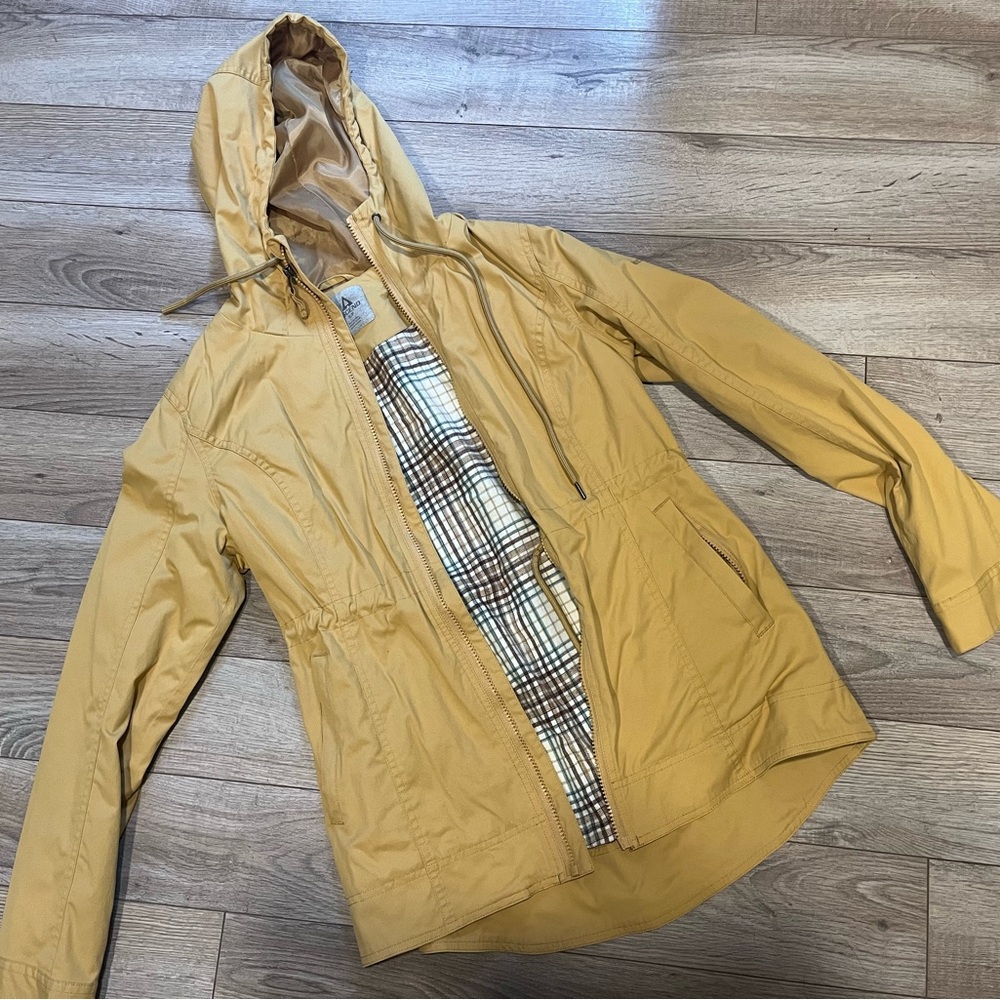 Ascend Rain Jacket - Women’s Yellow S